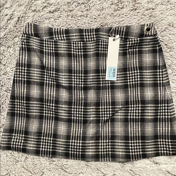 NWT Millau Plaid Mini Skirt size M - Picture 2 of 2
